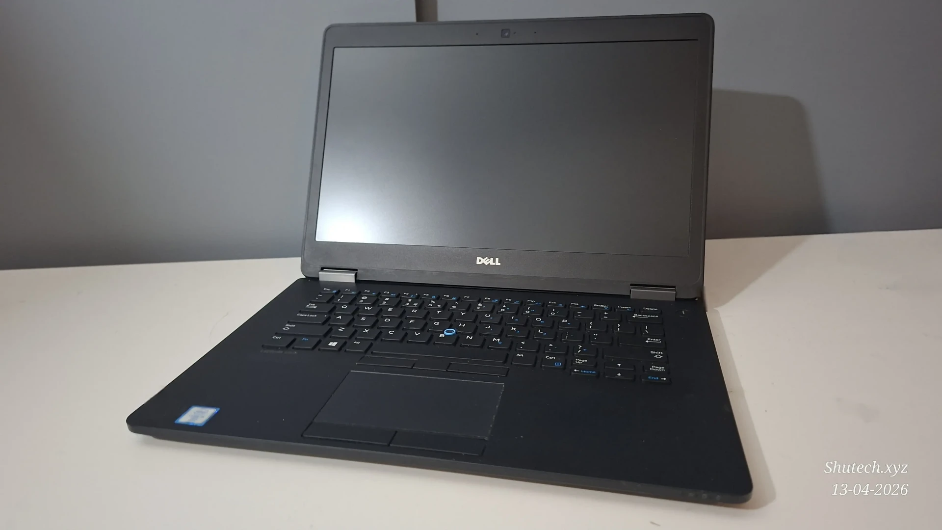 Dell Latitude E7470 - Front image
